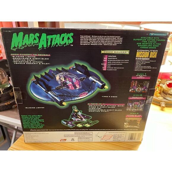 Trendmasters 1996 Mars Attacks! Doom Saucer  w/ Martian Pilot-Box New, Sealed Bo - Picture 5 of 7